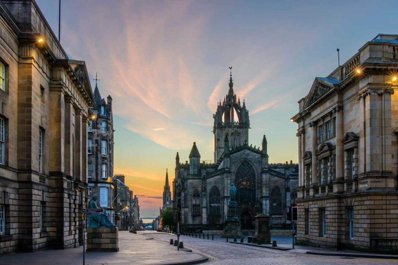 Cozy 2 Bedroom Apartment At Heart Of The Edinburgh Exterior foto